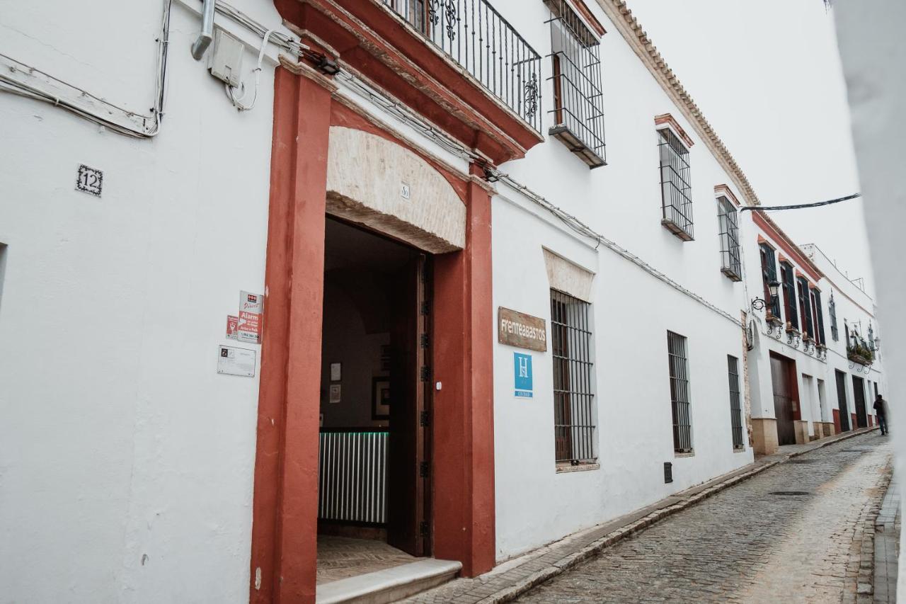 Guest house Frenteabastos Cafe &