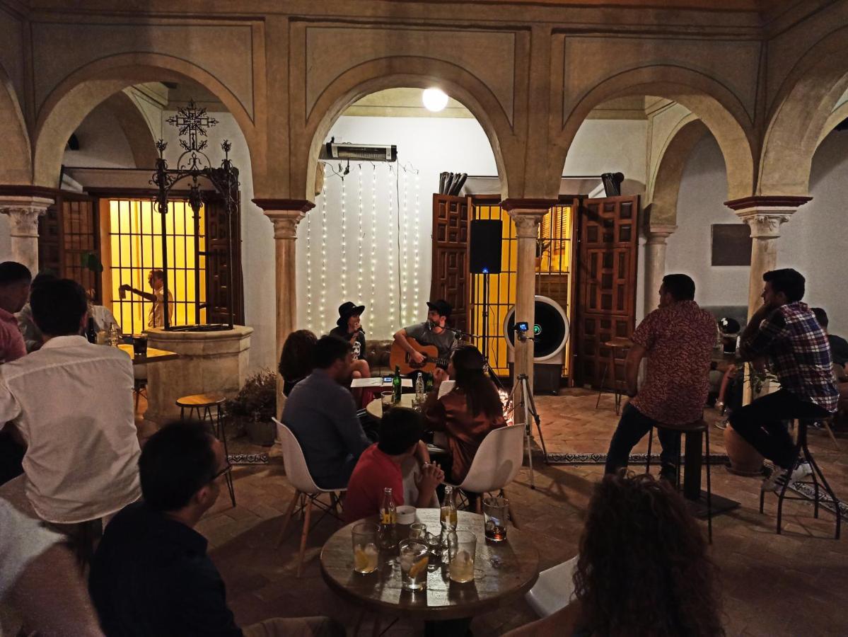 Frenteabastos Cafe & Maison d'hôtes